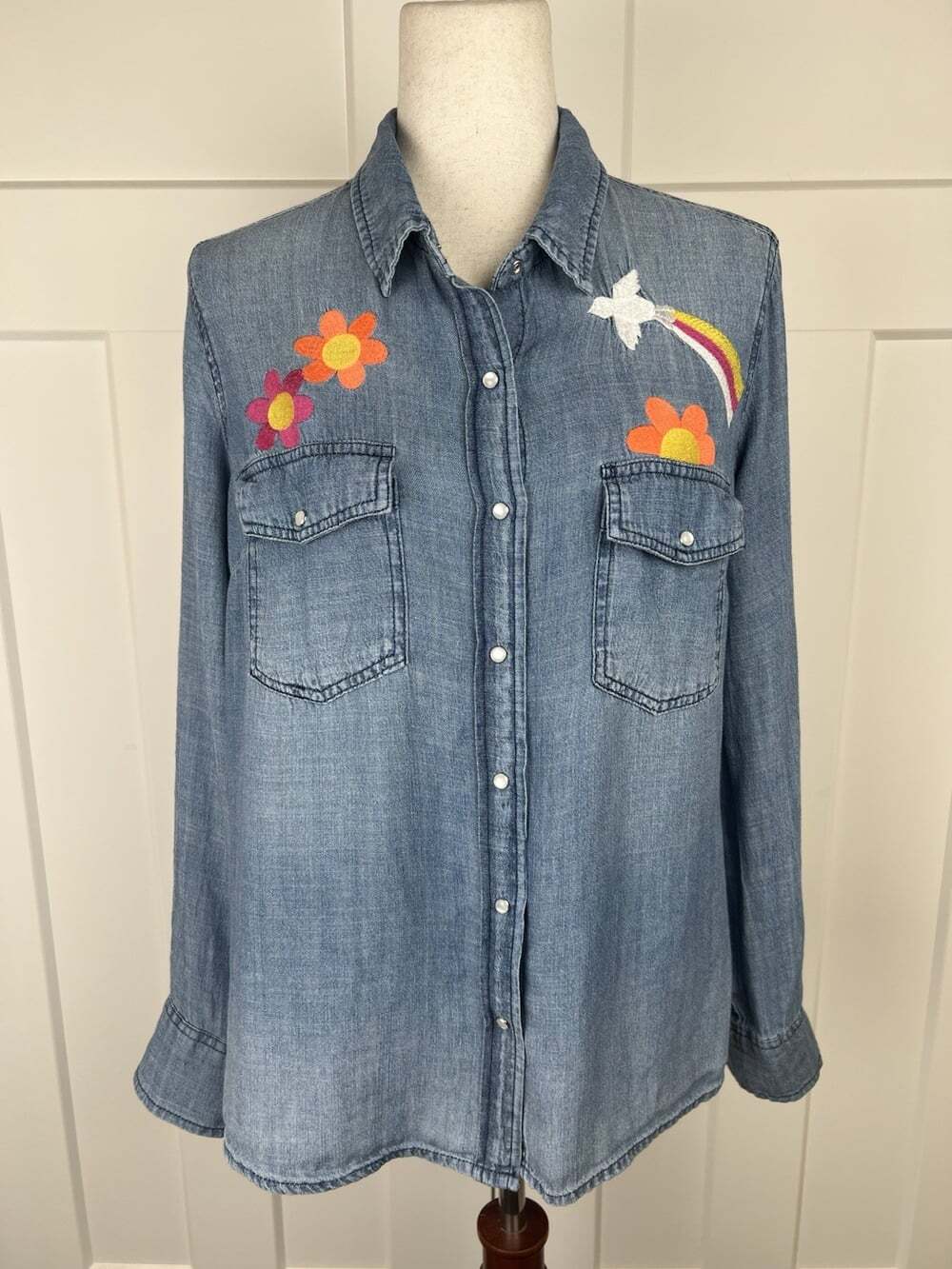 Billy T Denim Shirt M Embroidered LOVE Flowers Dove Pearl Snap Boho Western